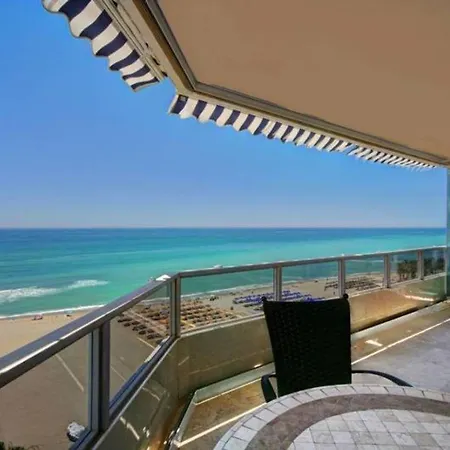 Luxury Penthouse 4 Bedrooms Facing The Sea טורמולינוס