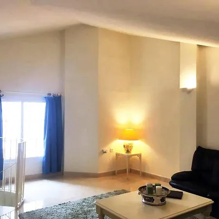 Luxury Penthouse 4 Bedrooms Facing The Sea Apartment *
