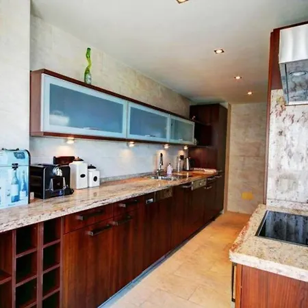 Апартаменты Luxury Penthouse 4 Bedrooms Facing The Sea *